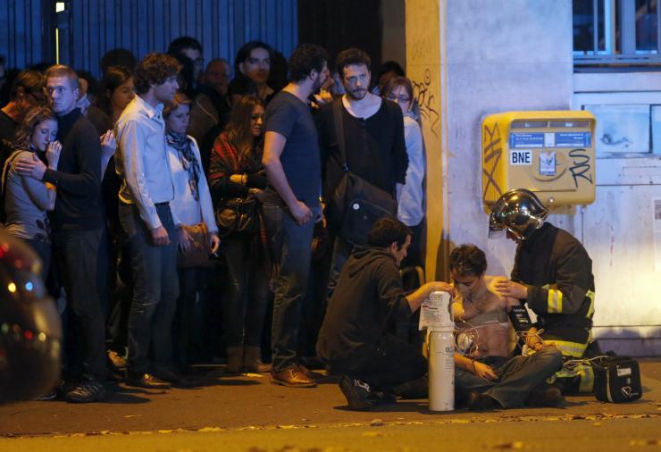 Una scena del massacro di Parigi