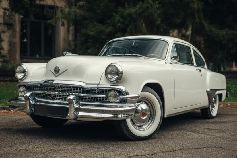 9008_1_macchina_bianca_vintage-misteriditalia.it