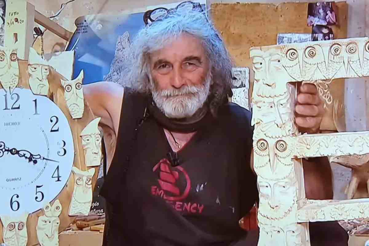 mauro corona titolo di studio