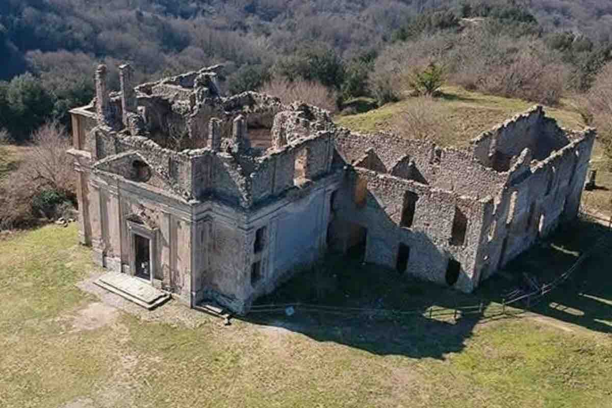 castello abbandonato