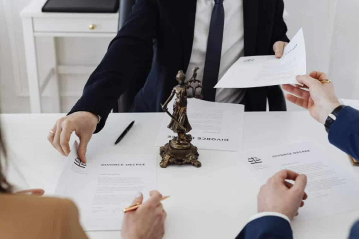 Negli ultimi anni, la normativa italiana ha introdotto alcune semplificazioni per accelerare il percorso verso il divorzio.