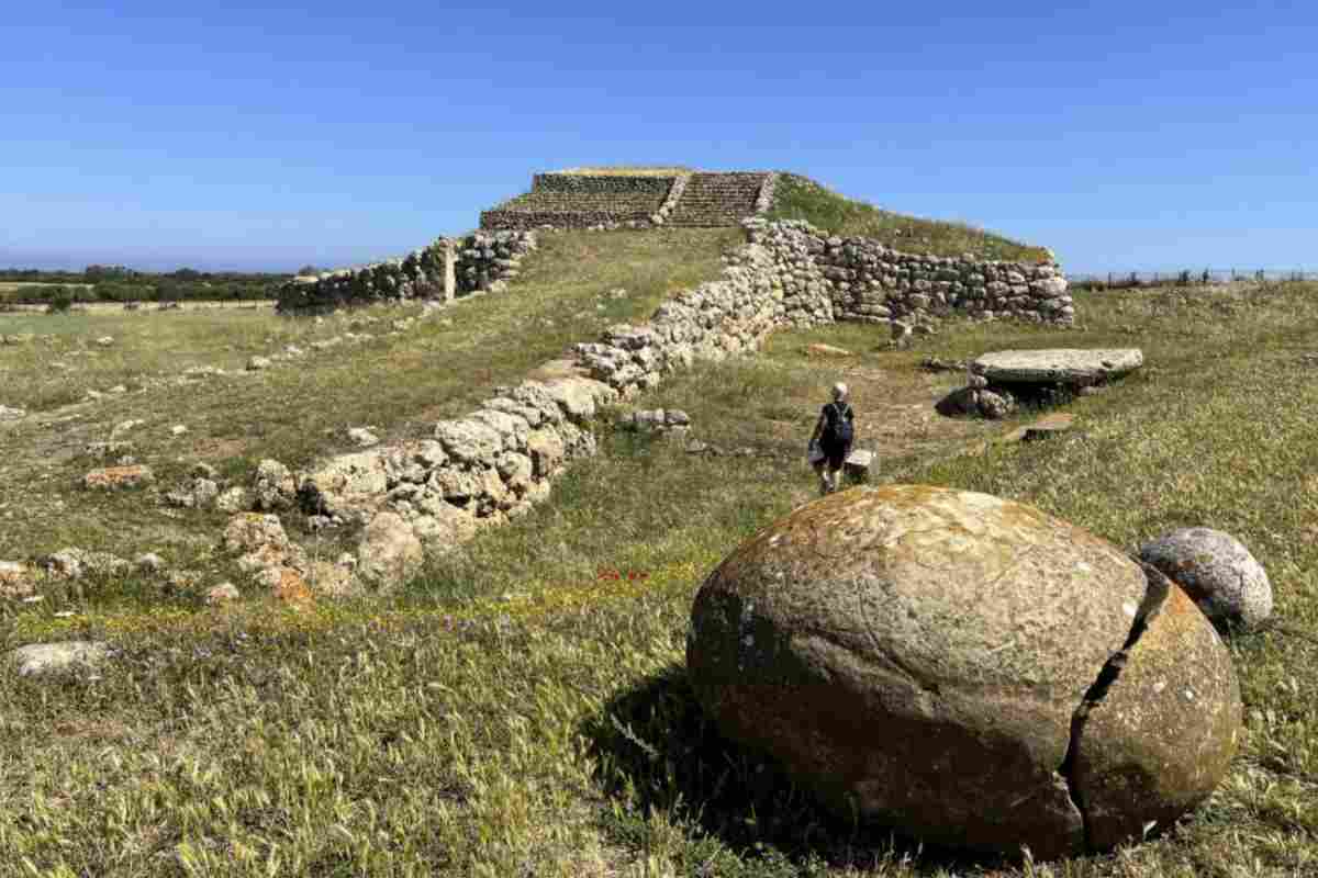 Oggi Monte d’Accoddi è una delle mete archeologiche più suggestive della Sardegna e di tutto il Mediterraneo.
