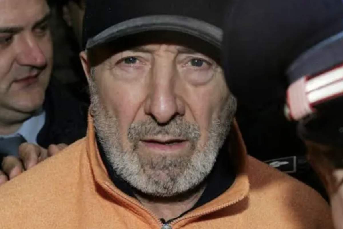 Le indagini si concentrarono sulle tracce lasciate dall’assassino, tra cui il DNA rinvenuto su alcune vittime, e sulle auto usate