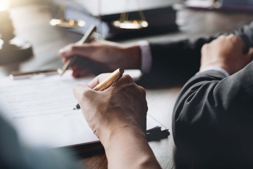 Falsa testimonianza, ho mentito in Tribunale per aiutare un amico, cosa rischio?