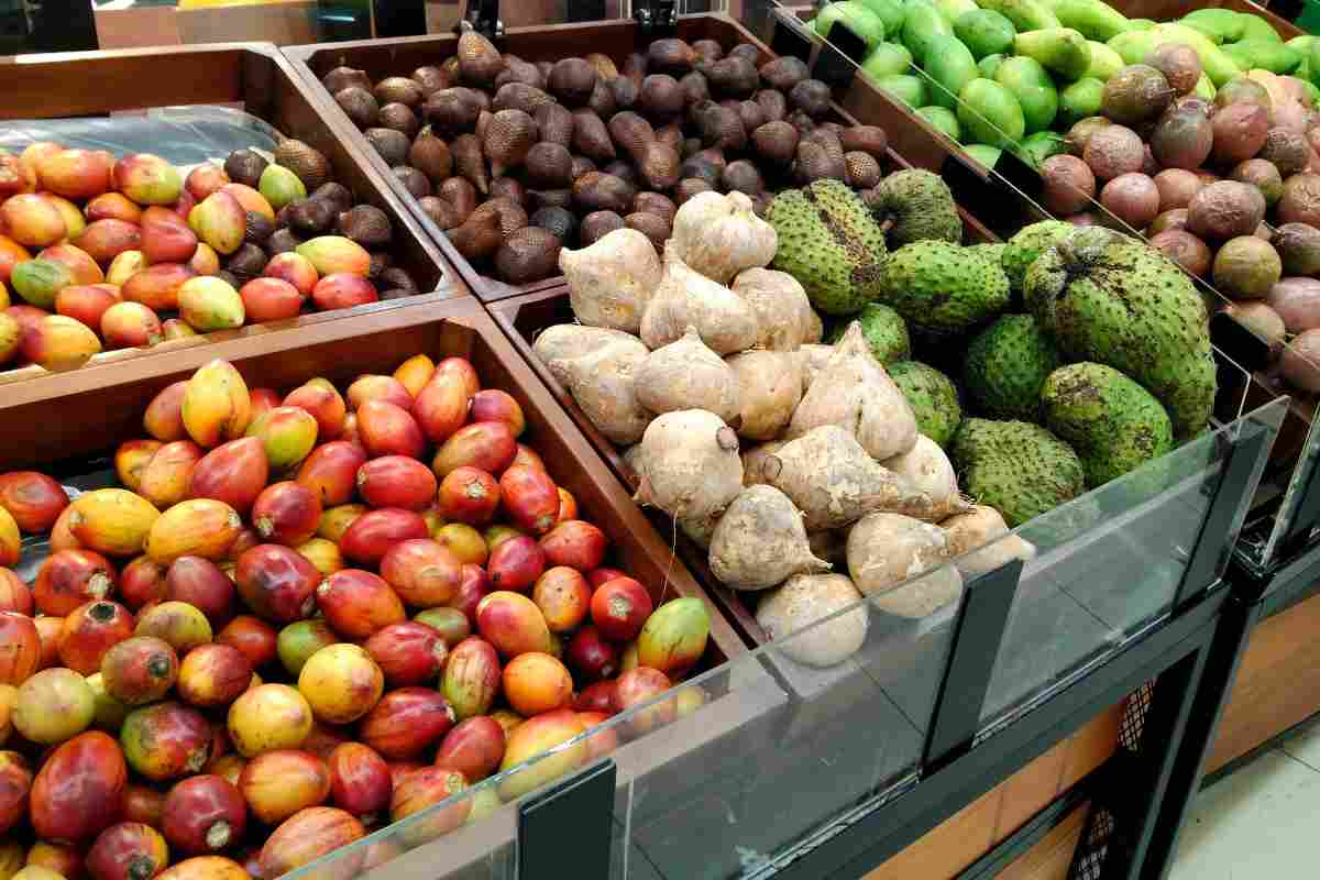 Non te lo dice nessuno, ma ecco da dove arriva la frutta che compri al supermercato