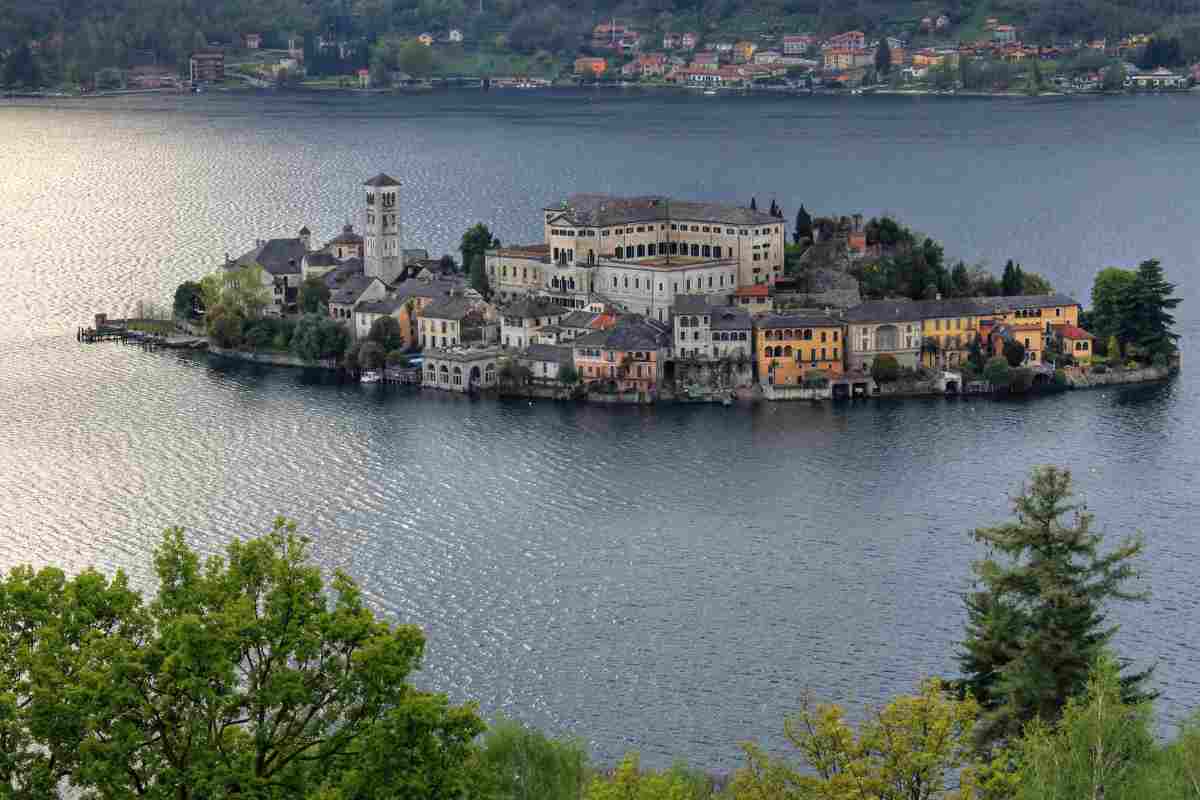 Dove si trova l'isola dove vivono solo monache di clausura