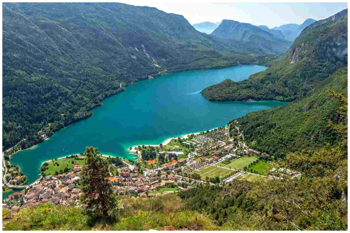 Lago di Molveno panorama