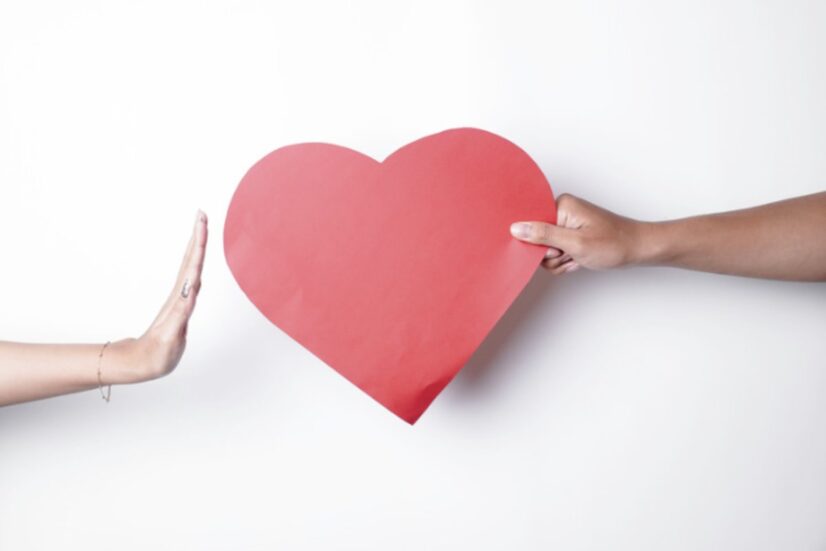 Nato intorno al 47 a.C. ad Assisi, città ricca di storia e spiritualità, Properzio ha saputo raccontare con straordinaria sensibilità