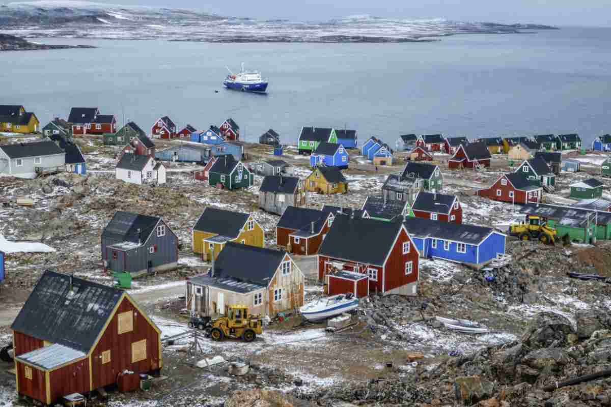 Dal punto di vista amministrativo, Ittoqqortoormiit ha vissuto importanti cambiamenti negli ultimi decenni. Fino al 2009