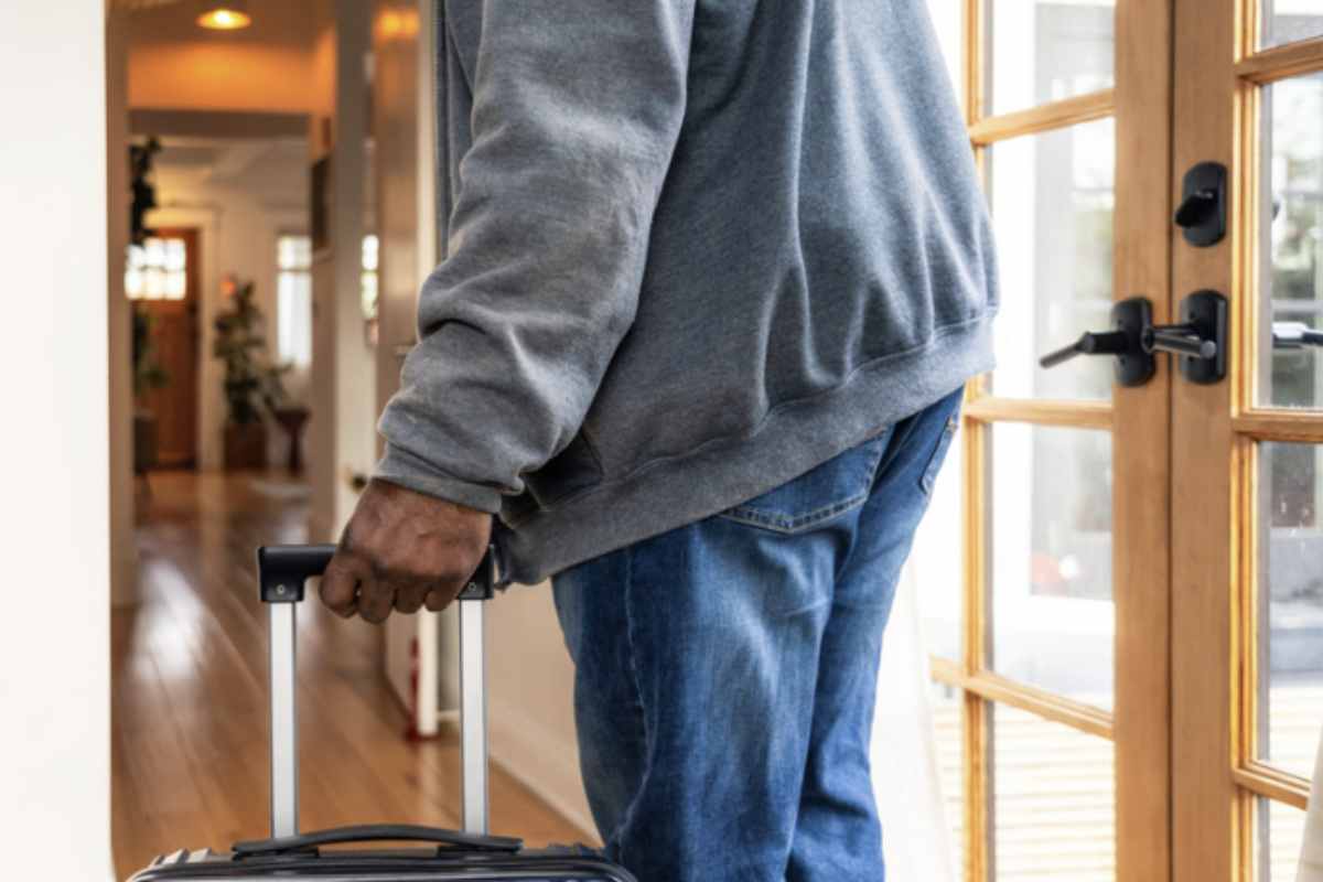 La domanda più ricorrente è se sparire senza comunicare nulla ai propri cari costituisca un illecito penale.