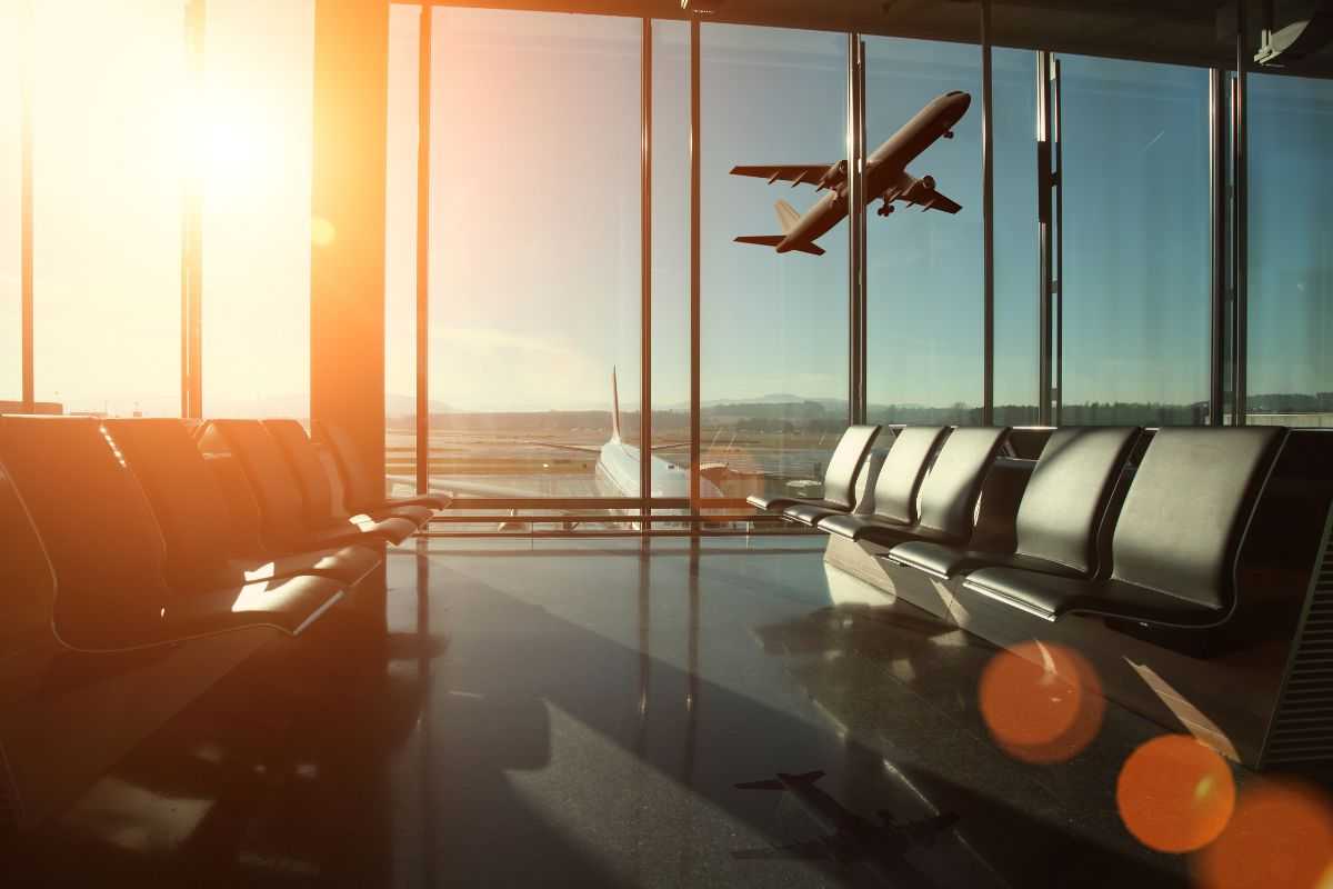 si scrive aereoporto o aeroporto?