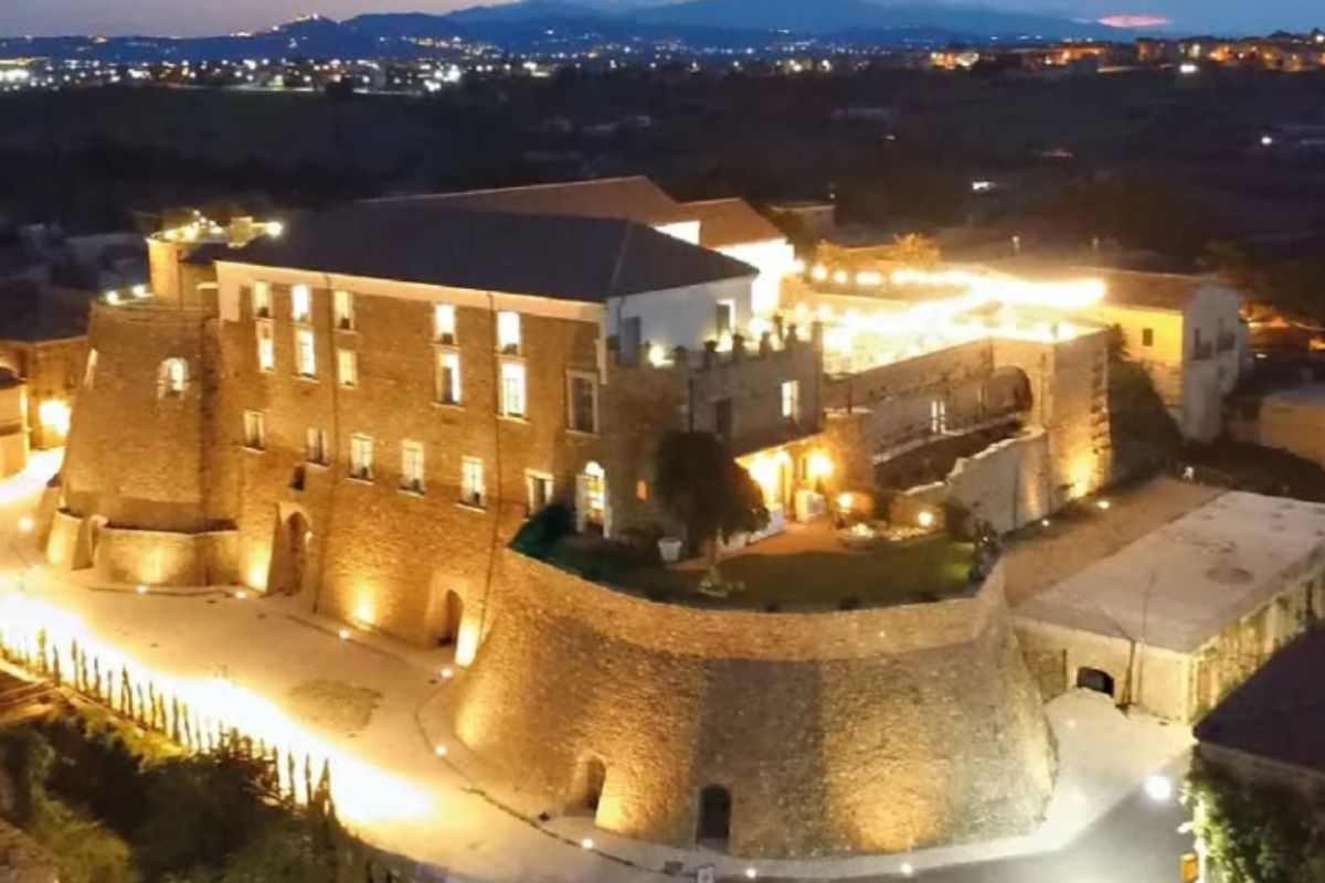 scopri il borgo che sembra pompei : apice vecchia