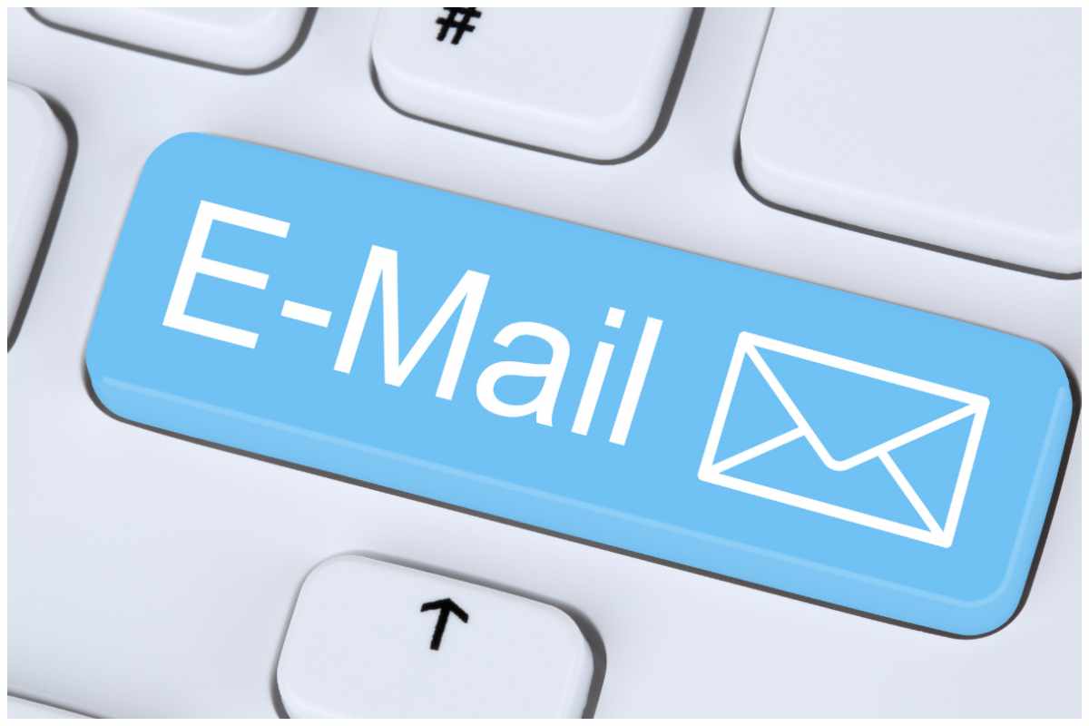 come si scrive email o mail